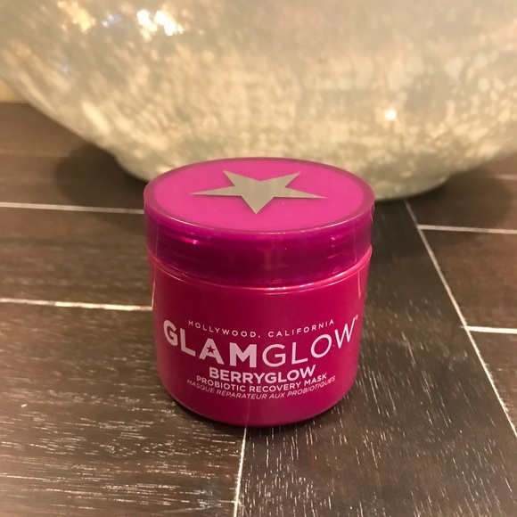 New GlamGlow Berry Glow Recovery Mask 2.5 oz - Picture 3 of 8